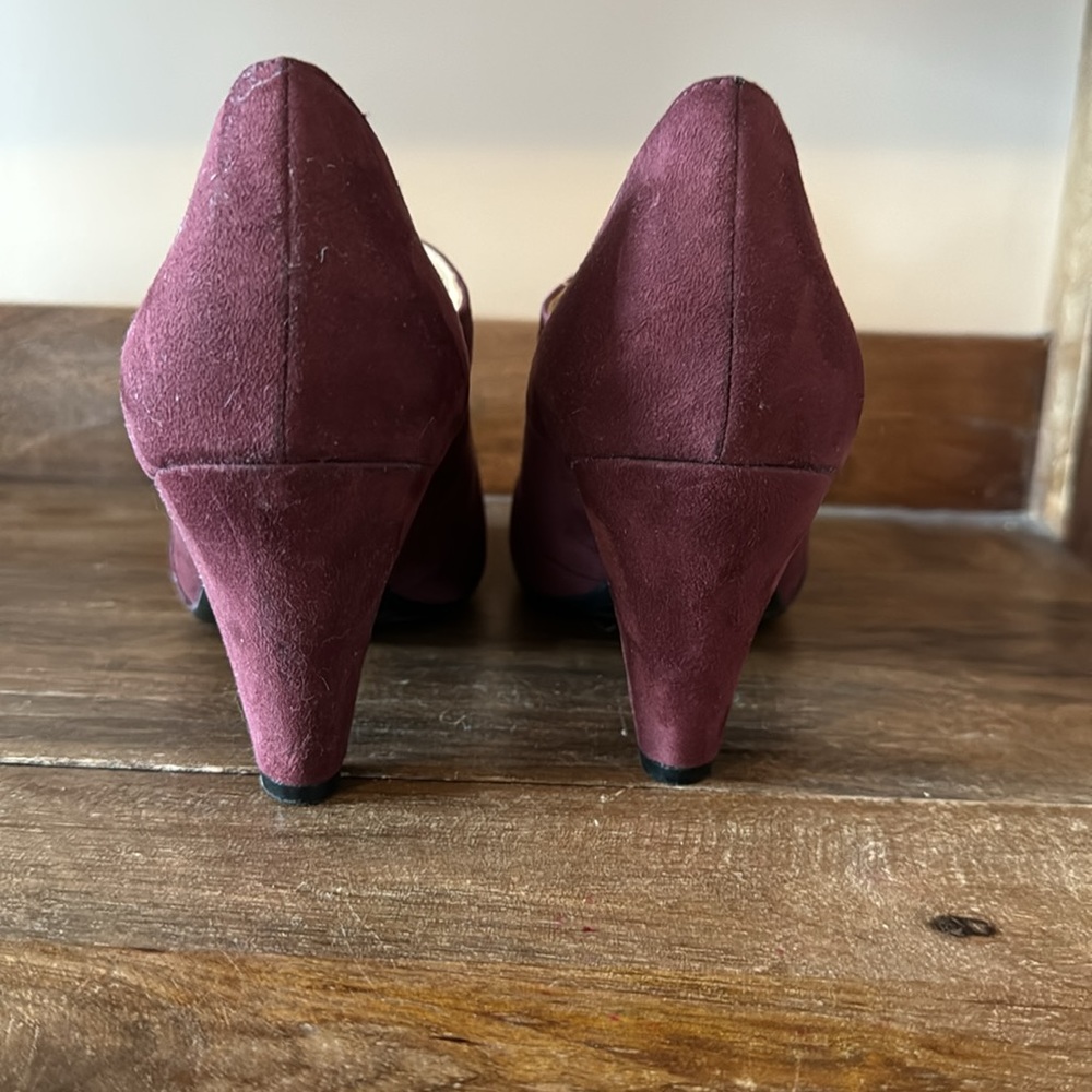 Size 9 maroon suede Mary Jane naturalizer pumps - Picture 3 of 7